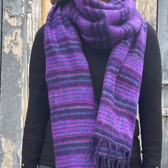 Handloom woollen blanket/shawl/scarf/throw - Picture 2 of 3